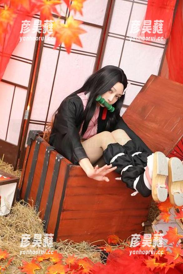 嗯？Choi Ji Yun的肉丝作品又更新了，插科打诨中似乎透出些微倔强的个性。